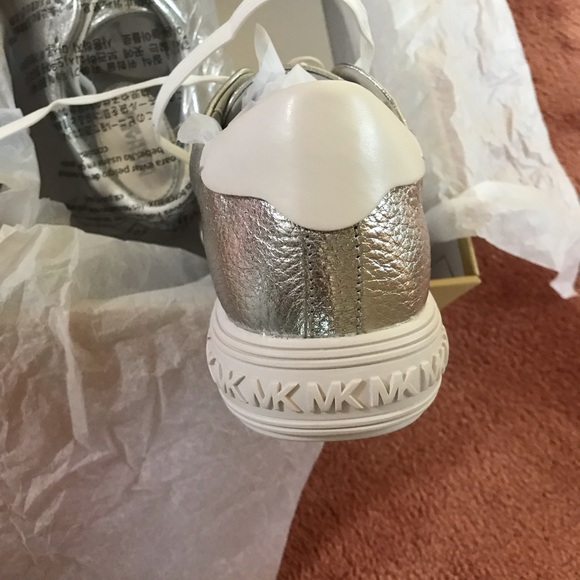 Micheal Kors  brand new silver lace up sneaker - Picture 8 of 15